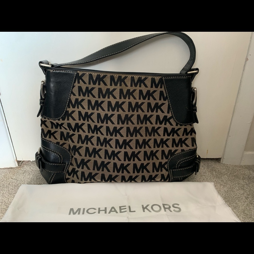 Authentic Michael Kors Shoulder Bag!